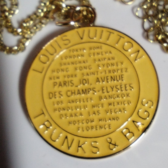 Louis Vuitton Trunks & Bags Charm 35mm Yellow - Picture 3 of 6